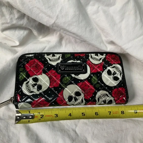 Loungefly Wallet Roses and Skulls - Picture 4 of 6